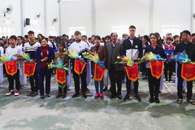 Khai mạc Hội thi bốn môn truyền thống và bơi lội năm học 2016-2017