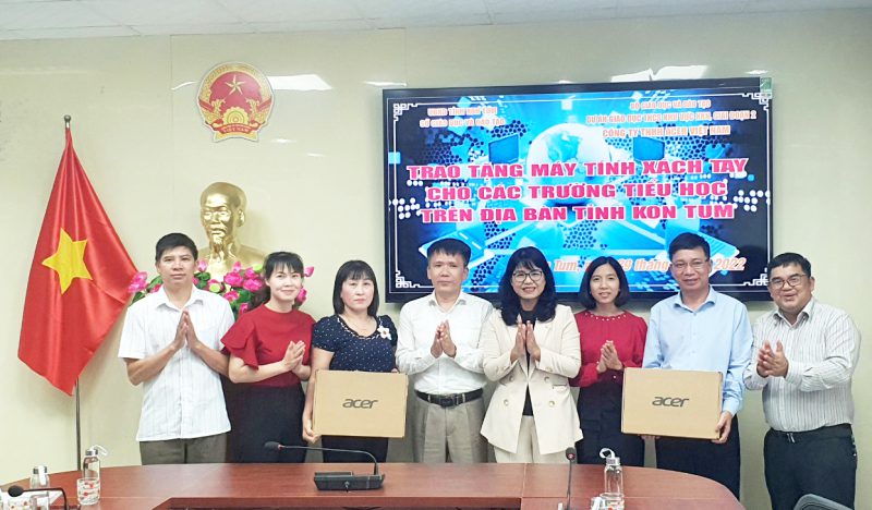 Công ty TNHH ACER Việt Nam trao tặng 60 máy tính xách tay cho 02 trường Tiểu học trên địa bàn tỉnh Kon Tum