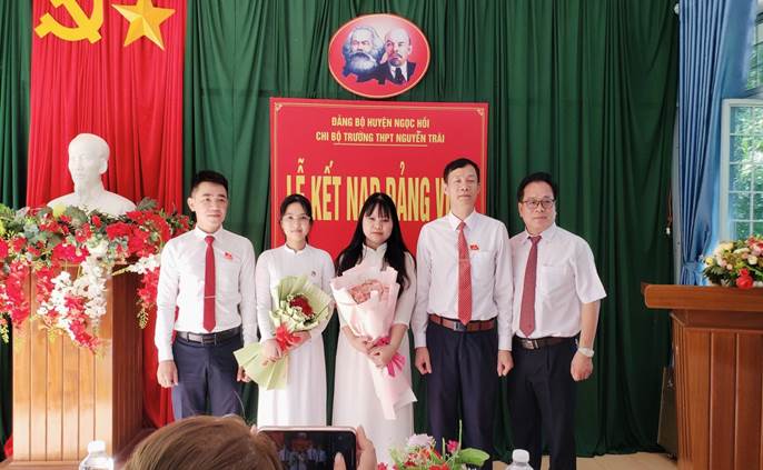 Chi bộ trường THPT Nguyễn Trãi làm tốt công tác  phát triển đảng viên trong học sinh THPT
