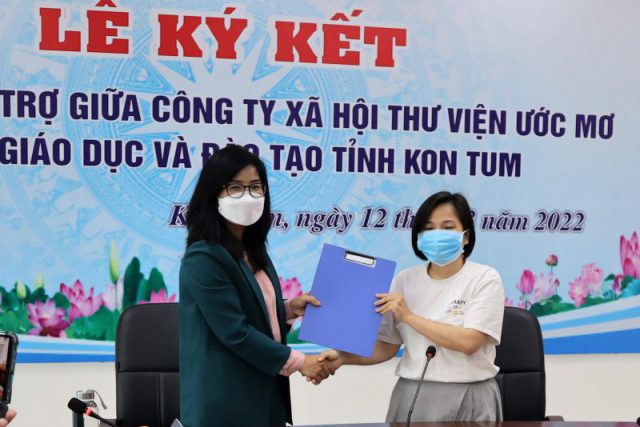 Lễ ký kết biên bản tài trợ thư viện ước mơ giữa Công ty TNHH Xã Hội Thư Viện Ước Mơ và Sở Giáo dục và Đào tạo