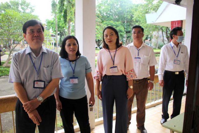 Phó Chủ tịch UBND tỉnh Nguyễn Hữu Tháp kiểm tra công tác coi thi Kỳ thi Tốt nghiệp THPT năm 2022 tại Thành phố Kon Tum